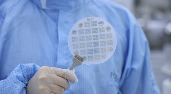 Chinese researchers develops world’s first 1nm thin RISC-V chip using 2D materials