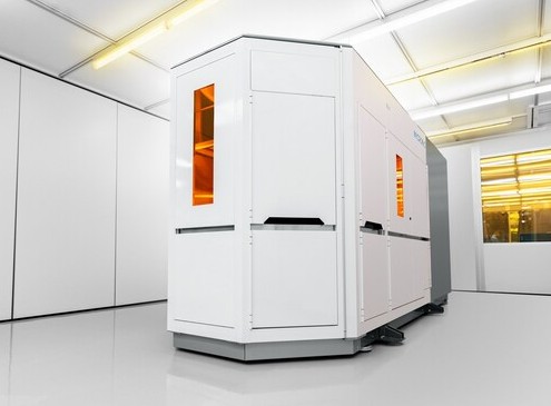 Tekscend Photomask Bolsters European Semiconductor Supply with New SLX1 Laser Writer Installation