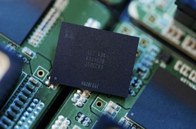 Samsung starts mass production of its 1Tb QLC V-NAND